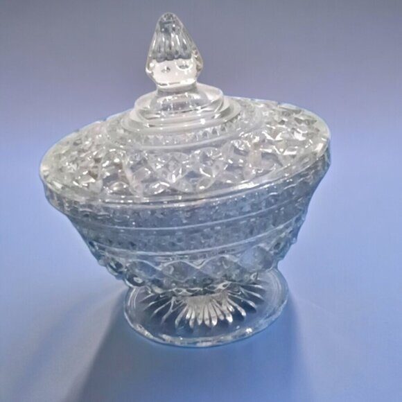 Vintage Anchor Hocking 'Wexford' Heavy Clear Cut Glass Pedestal Bowl‎ with Lid - Picture 1 of 9